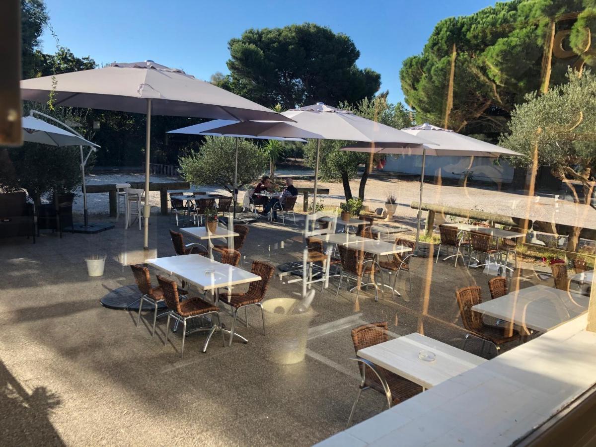 Hotel Restaurant La Plage Port-Saint-Louis-du-Rhône Exterior foto